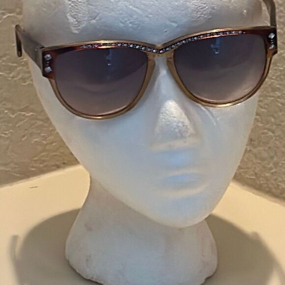 Vintage 1980s Laura Biagiotti Sunglasses Brown Rhinestone Tortoise Shell Frames main image 5